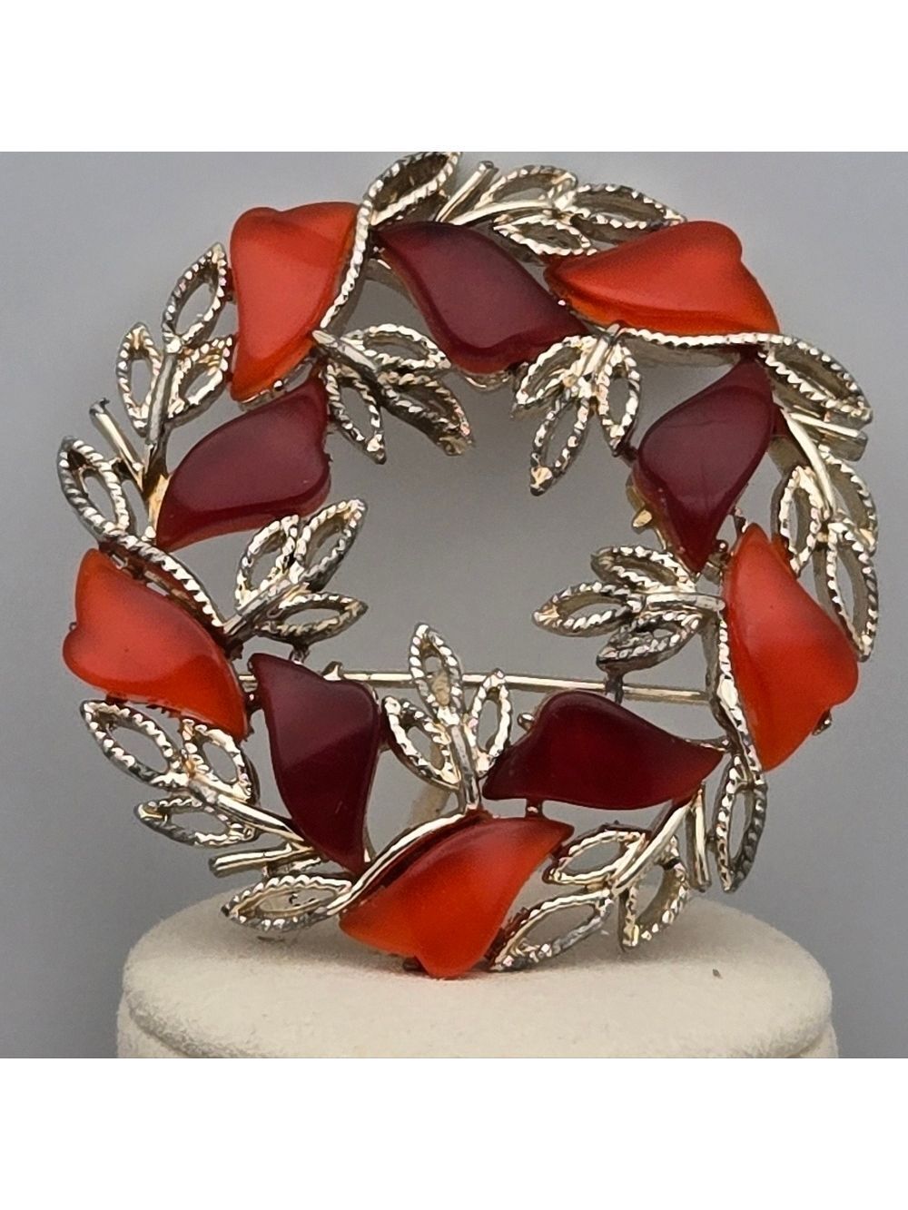CORO Pegasus Wreath Vintage Brooch Pin w/Red Lucite Crystals & Gold Tone